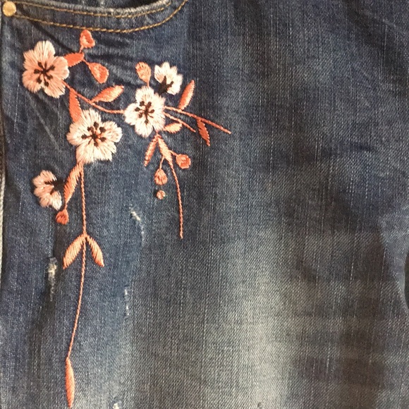 Guess Jeans - Picture 6 of 7